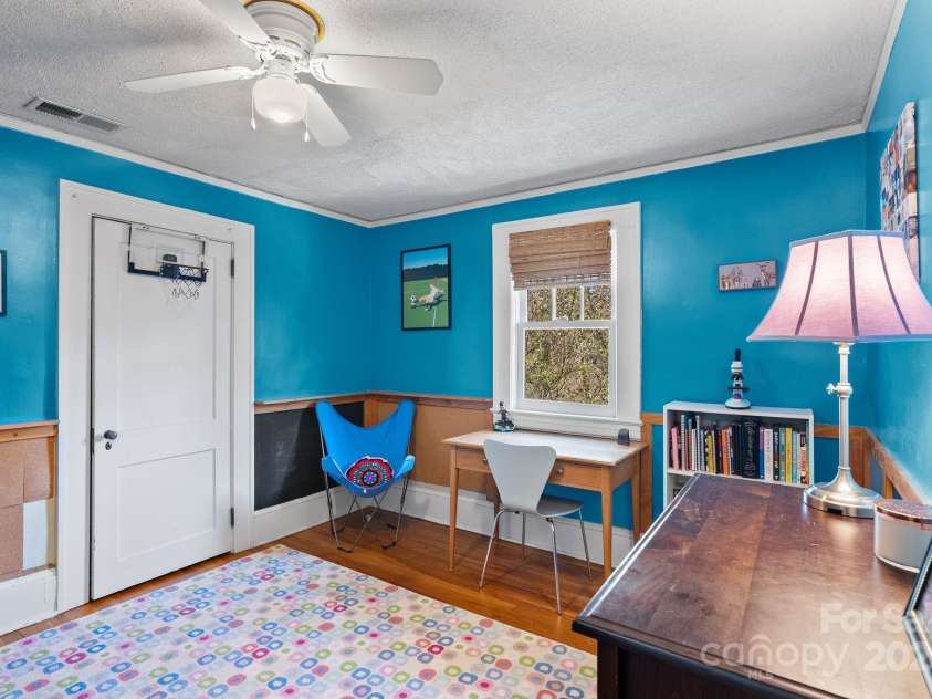 123 Westwood Road, Asheville, NC 28804.  MLS# CAR4319303, YatesRealty ID 14830. 