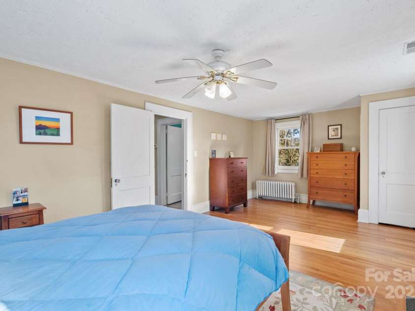 123 Westwood Road, Asheville, NC 28804.  MLS# CAR4319303, YatesRealty ID 14830. 