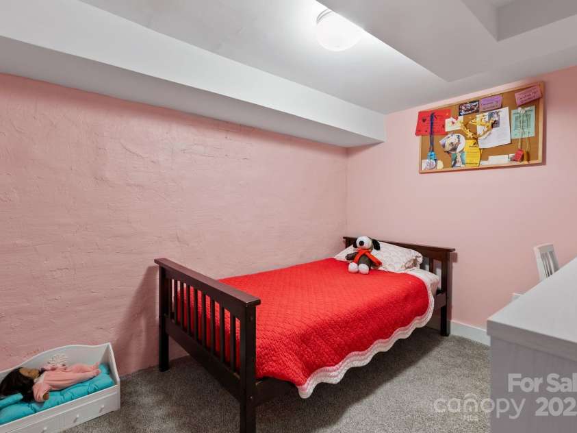 123 Westwood Road, Asheville, NC 28804.  MLS# CAR4319303, YatesRealty ID 14830. 