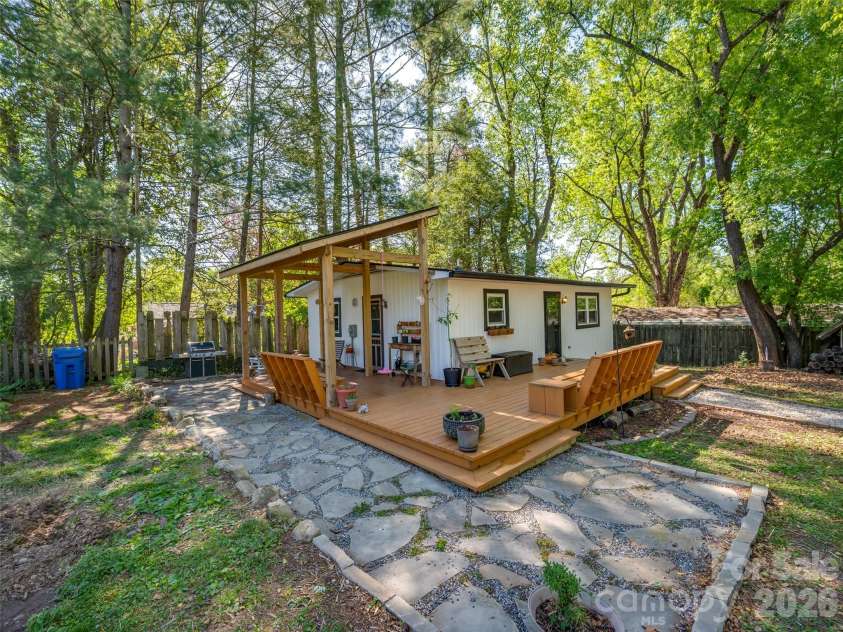 1737 Shano Drive, Hendersonville, NC 28791.  MLS# CAR4373345, YatesRealty ID 14830. 