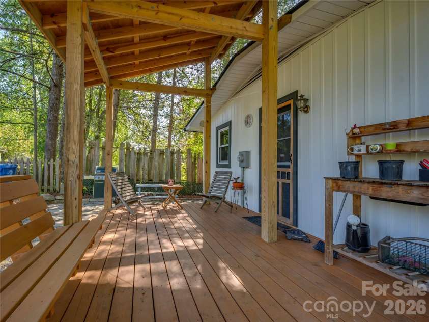 1737 Shano Drive, Hendersonville, NC 28791.  MLS# CAR4373345, YatesRealty ID 14830. 