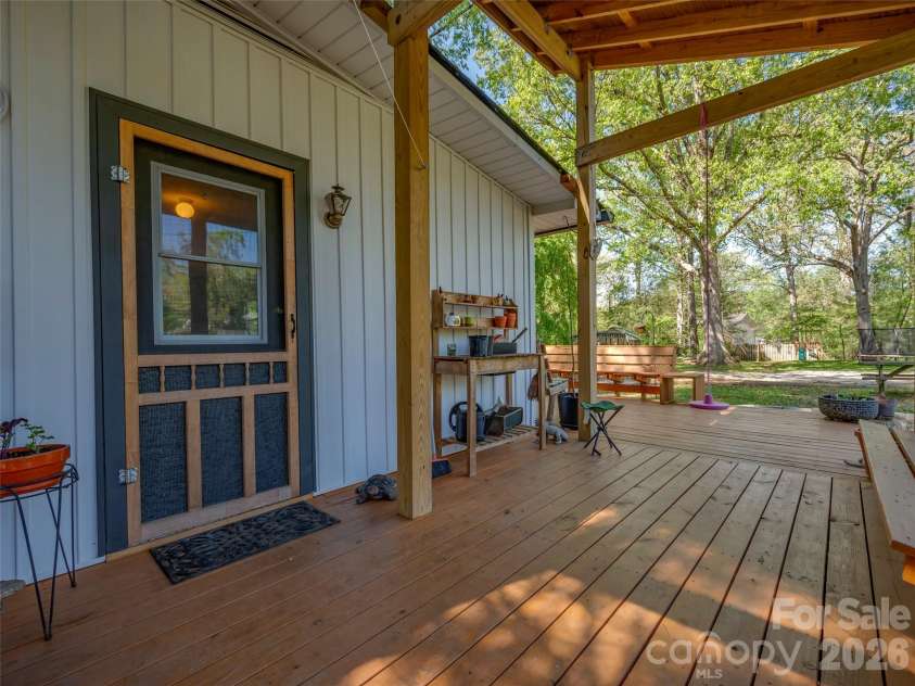 1737 Shano Drive, Hendersonville, NC 28791.  MLS# CAR4373345, YatesRealty ID 14830. 