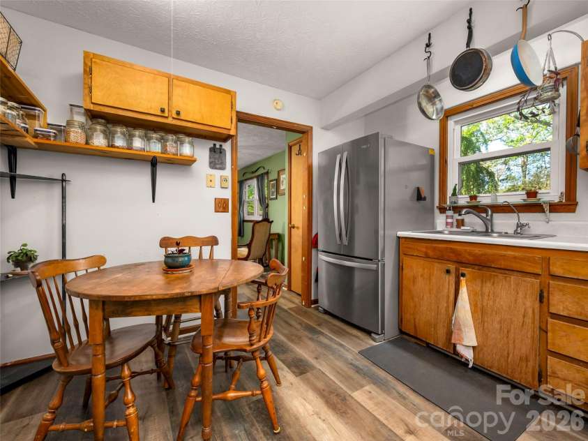 1737 Shano Drive, Hendersonville, NC 28791.  MLS# CAR4373345, YatesRealty ID 14830. 