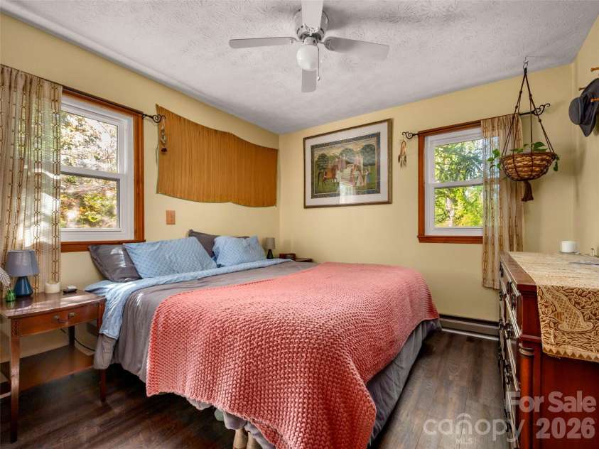 1737 Shano Drive, Hendersonville, NC 28791.  MLS# CAR4373345, YatesRealty ID 14830. 