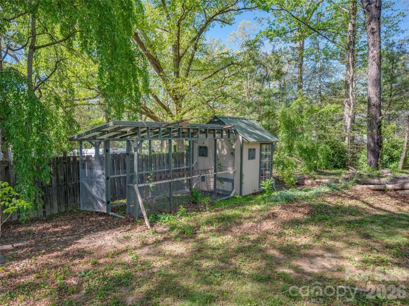 1737 Shano Drive, Hendersonville, NC 28791.  MLS# CAR4373345, YatesRealty ID 14830. 