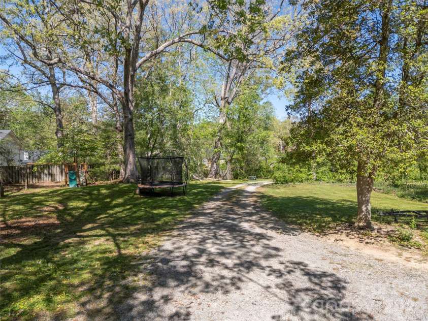 1737 Shano Drive, Hendersonville, NC 28791.  MLS# CAR4373345, YatesRealty ID 14830. 
