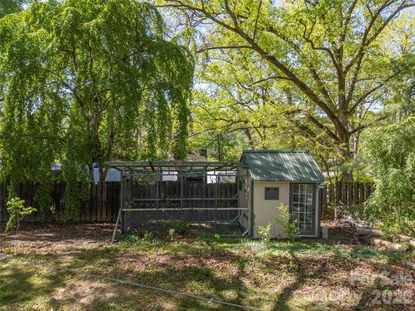 1737 Shano Drive, Hendersonville, NC 28791.  MLS# CAR4373345, YatesRealty ID 14830. 