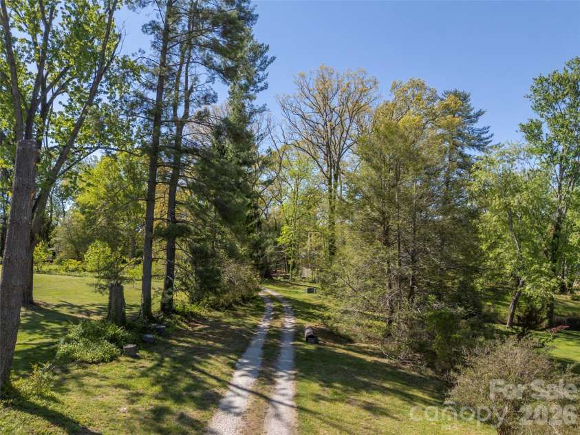 1737 Shano Drive, Hendersonville, NC 28791.  MLS# CAR4373345, YatesRealty ID 14830. 