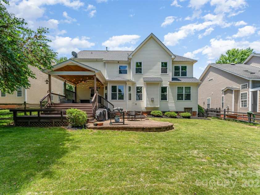 1147 Anduin Falls Drive, Charlotte, NC 28269.  MLS# CAR4259578, YatesRealty ID 14831. 