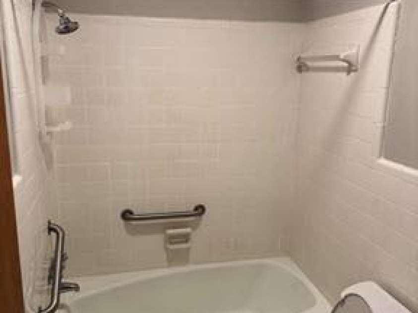 3160 Long Meadow Road, Rock Hill, SC 29730.  MLS# CAR4363826, YatesRealty ID 14832. East end bath tub