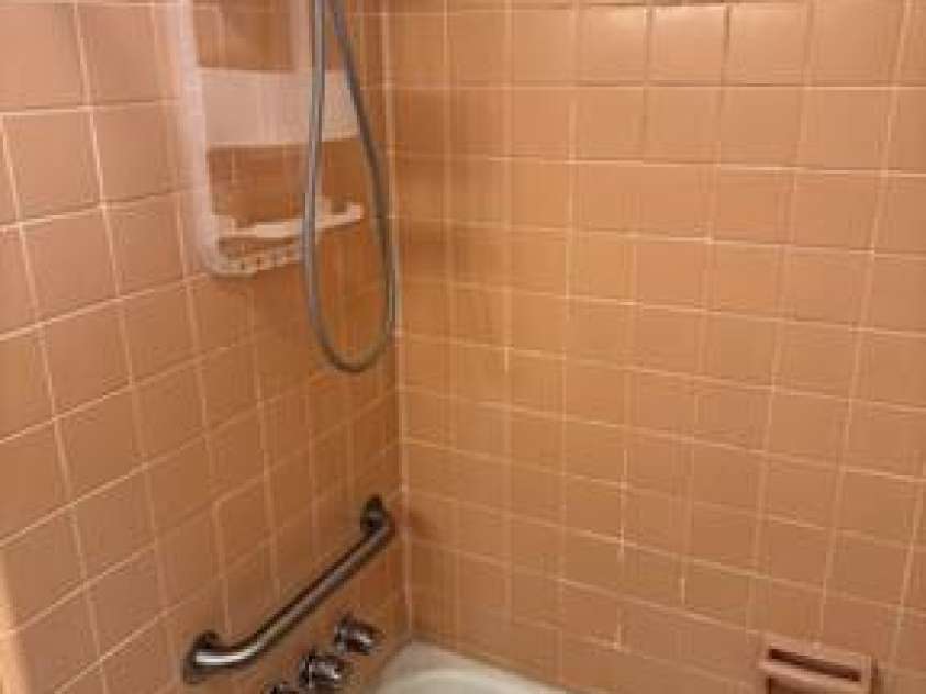 3160 Long Meadow Road, Rock Hill, SC 29730.  MLS# CAR4363826, YatesRealty ID 14832. West end bath tub view