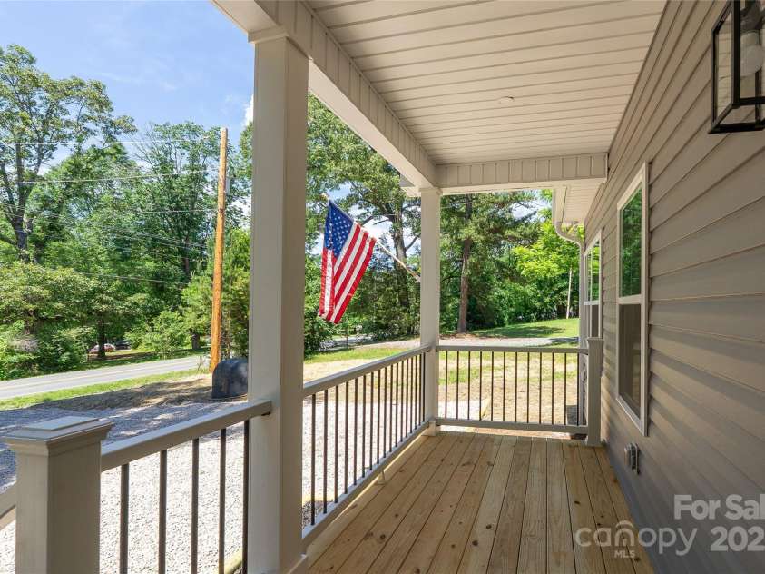 7426 Hambright Road, Huntersville, NC 28078.  MLS# CAR4256145, YatesRealty ID 14832. 