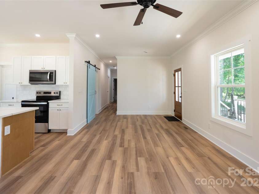 7426 Hambright Road, Huntersville, NC 28078.  MLS# CAR4256145, YatesRealty ID 14832. 