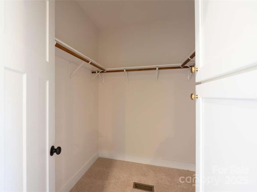 7426 Hambright Road, Huntersville, NC 28078.  MLS# CAR4256145, YatesRealty ID 14832. 