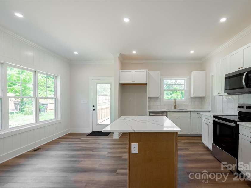 7426 Hambright Road, Huntersville, NC 28078.  MLS# CAR4256145, YatesRealty ID 14832. 