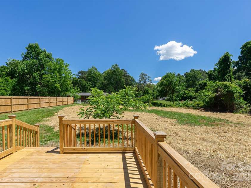 7426 Hambright Road, Huntersville, NC 28078.  MLS# CAR4256145, YatesRealty ID 14832. 