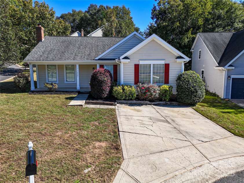 14301 Beryl Court, Pineville, NC 28134.  MLS# CAR4191983, YatesRealty ID 14833. 