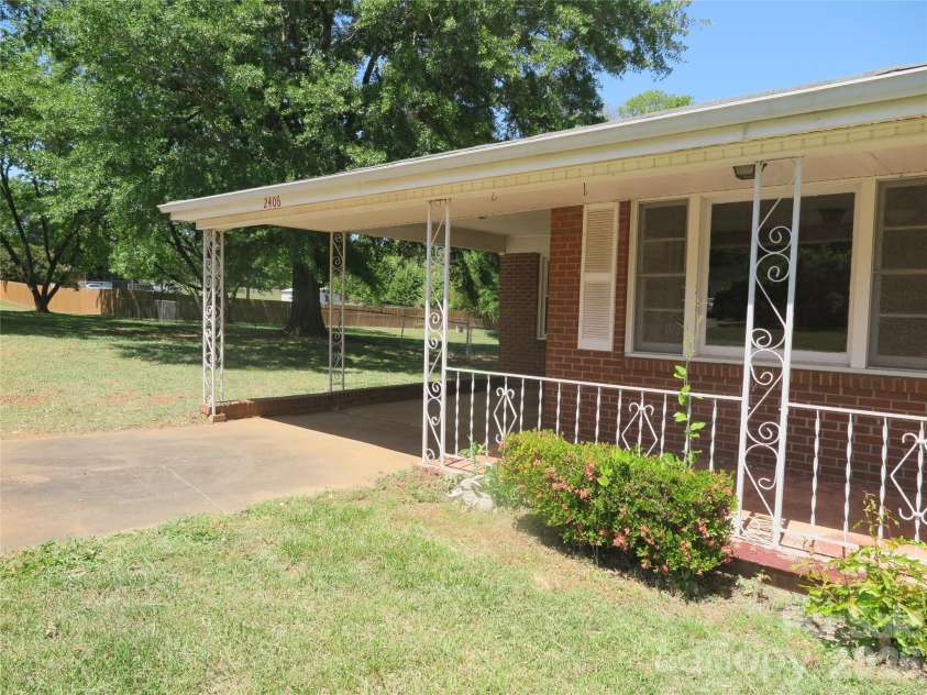 2406 Easton Drive, Shelby, NC 28152.  MLS# CAR4373233, YatesRealty ID 14833. 