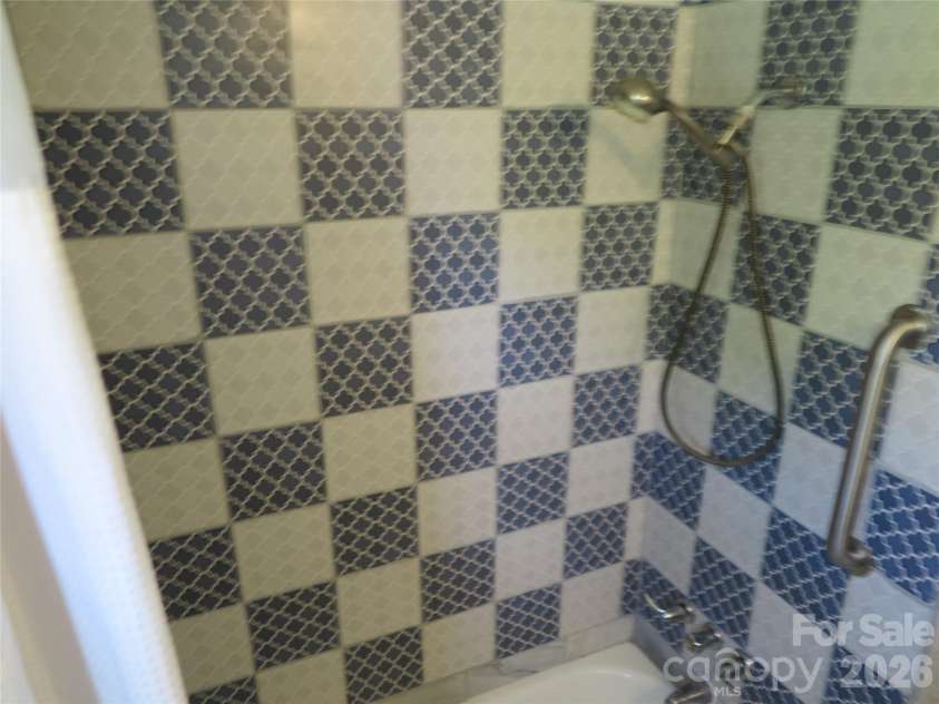 2406 Easton Drive, Shelby, NC 28152.  MLS# CAR4373233, YatesRealty ID 14833. 