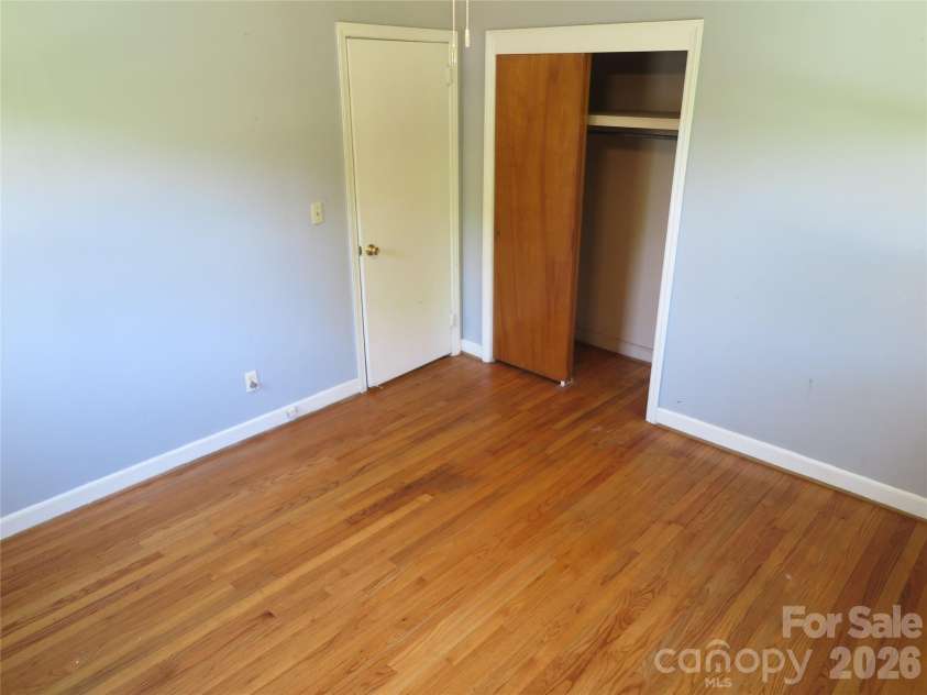 2406 Easton Drive, Shelby, NC 28152.  MLS# CAR4373233, YatesRealty ID 14833. 