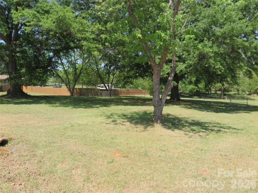 2406 Easton Drive, Shelby, NC 28152.  MLS# CAR4373233, YatesRealty ID 14833. 