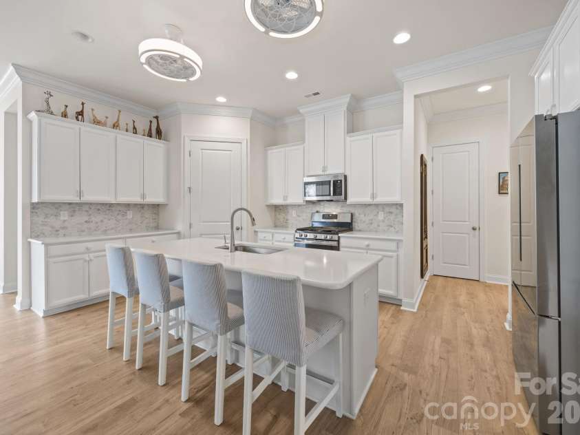 131 Reids Cove Drive, Mooresville, NC 28117.  MLS# CAR4348972, YatesRealty ID 14834. 