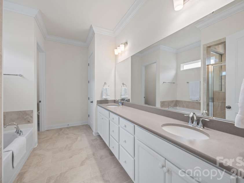 131 Reids Cove Drive, Mooresville, NC 28117.  MLS# CAR4348972, YatesRealty ID 14834. 