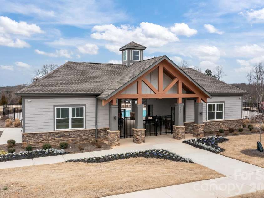 131 Reids Cove Drive, Mooresville, NC 28117.  MLS# CAR4348972, YatesRealty ID 14834. 