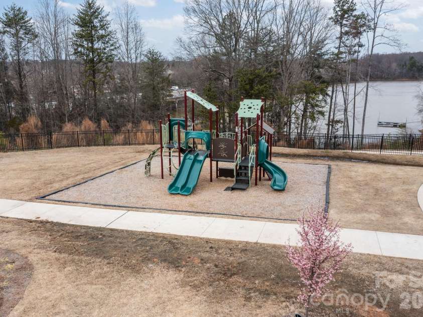 131 Reids Cove Drive, Mooresville, NC 28117.  MLS# CAR4348972, YatesRealty ID 14834. 
