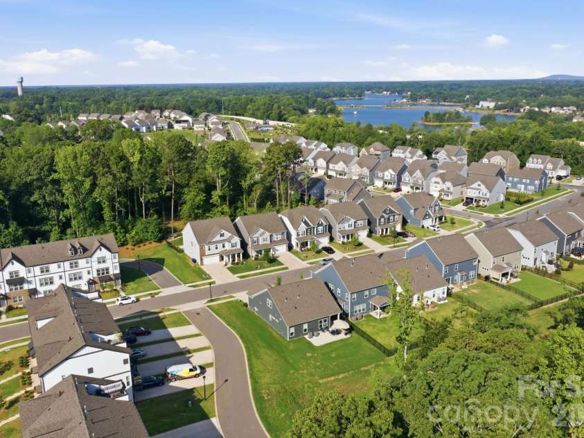 131 Reids Cove Drive, Mooresville, NC 28117.  MLS# CAR4348972, YatesRealty ID 14834. 