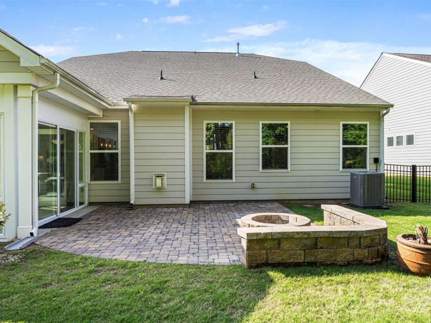2658 Manor Stone Way, Indian Trail, NC 28079.  MLS# CAR4259713, YatesRealty ID 14835. 