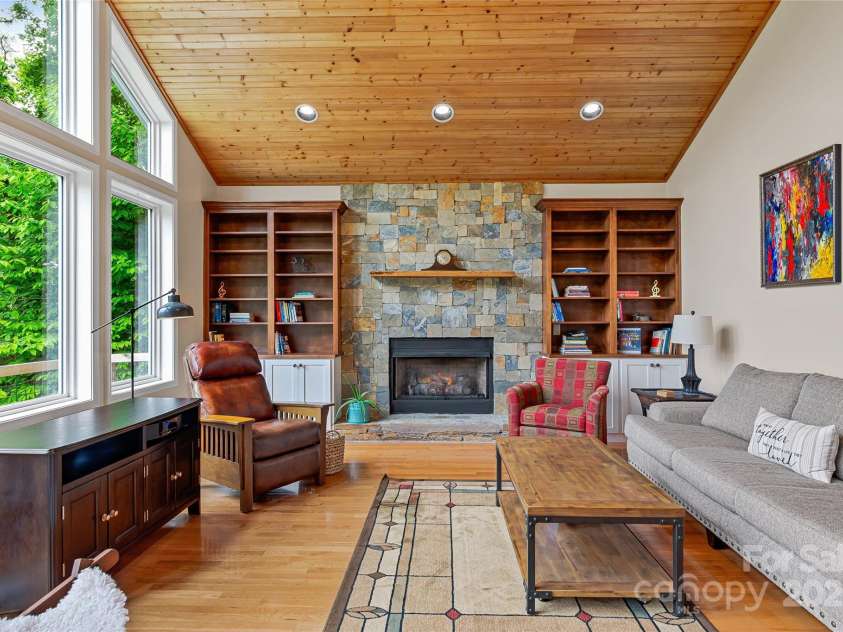 283 Grapevine Cove, Waynesville, NC 28785.  MLS# CAR4260835, YatesRealty ID 14836. 