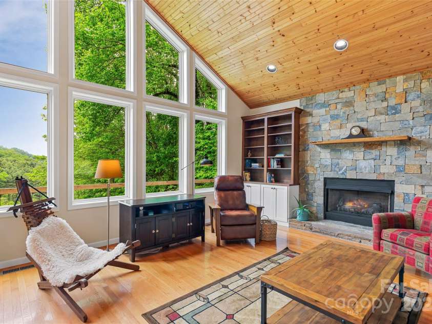 283 Grapevine Cove, Waynesville, NC 28785.  MLS# CAR4260835, YatesRealty ID 14836. 