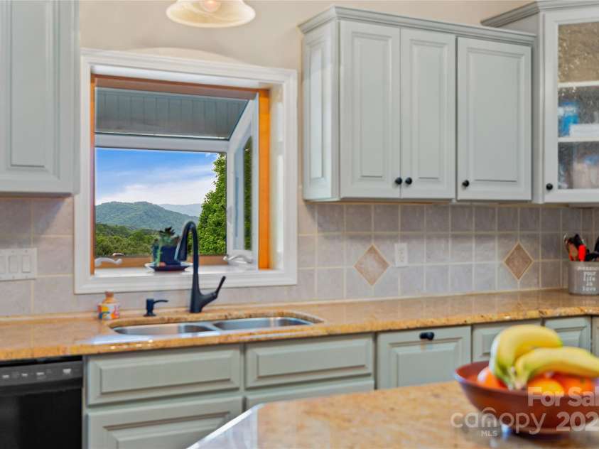 283 Grapevine Cove, Waynesville, NC 28785.  MLS# CAR4260835, YatesRealty ID 14836. 