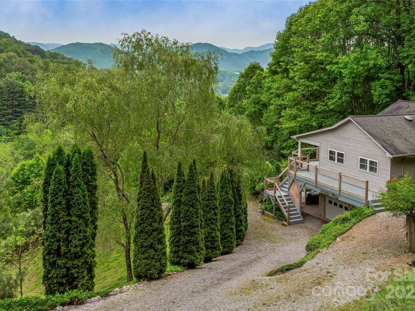 283 Grapevine Cove, Waynesville, NC 28785.  MLS# CAR4260835, YatesRealty ID 14836. 