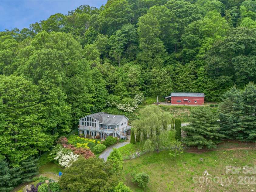 283 Grapevine Cove, Waynesville, NC 28785.  MLS# CAR4260835, YatesRealty ID 14836. 