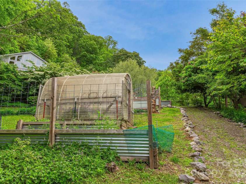 283 Grapevine Cove, Waynesville, NC 28785.  MLS# CAR4260835, YatesRealty ID 14836. Greenhouse