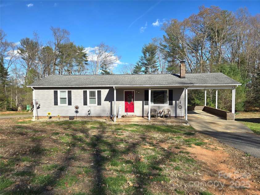 118 Sherwood Drive, Morganton, NC 28655.  MLS# CAR4239510, YatesRealty ID 14837. 