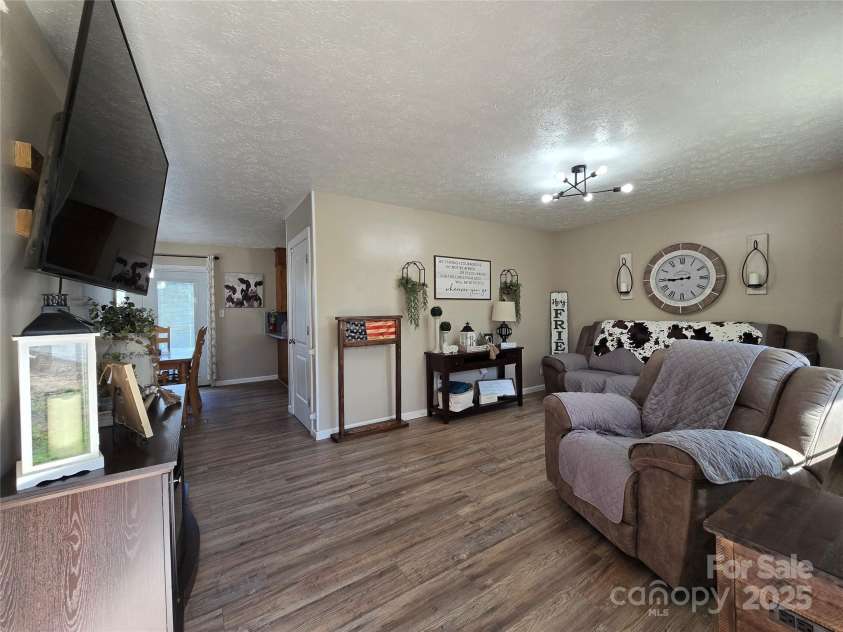 118 Sherwood Drive, Morganton, NC 28655.  MLS# CAR4239510, YatesRealty ID 14837. 