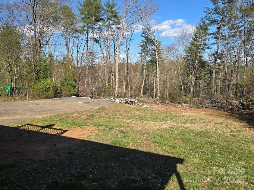 118 Sherwood Drive, Morganton, NC 28655.  MLS# CAR4239510, YatesRealty ID 14837. 
