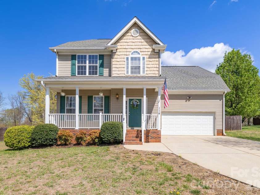 114 Riverton Drive, Statesville, NC 28625.  MLS# CAR4358549, YatesRealty ID 14838. 
