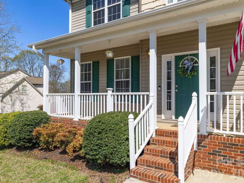 114 Riverton Drive, Statesville, NC 28625.  MLS# CAR4358549, YatesRealty ID 14838. 