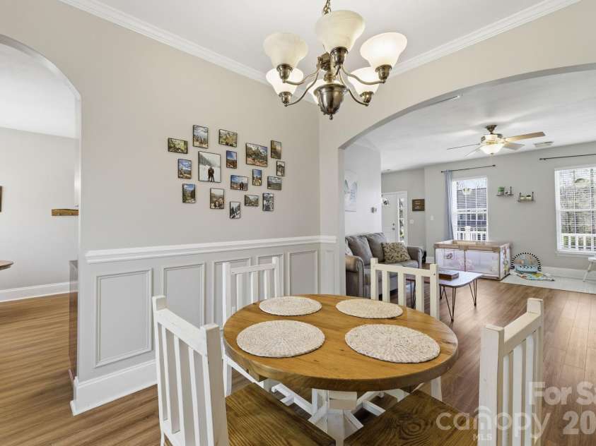 114 Riverton Drive, Statesville, NC 28625.  MLS# CAR4358549, YatesRealty ID 14838. 