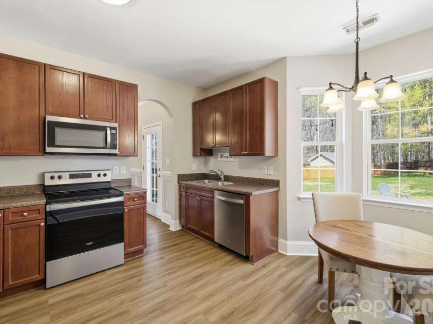 114 Riverton Drive, Statesville, NC 28625.  MLS# CAR4358549, YatesRealty ID 14838. 