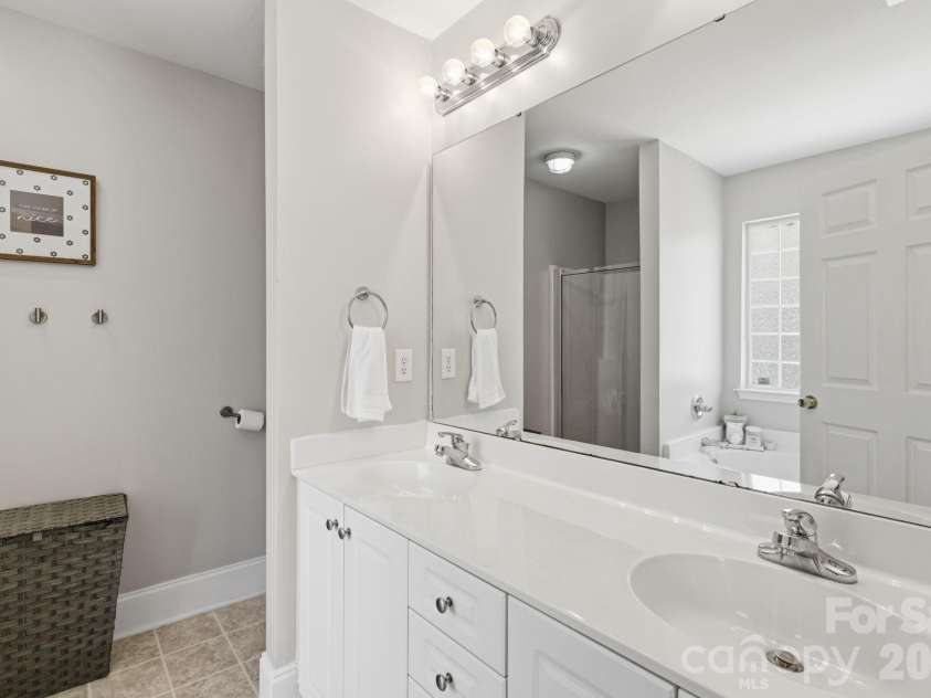 114 Riverton Drive, Statesville, NC 28625.  MLS# CAR4358549, YatesRealty ID 14838. 