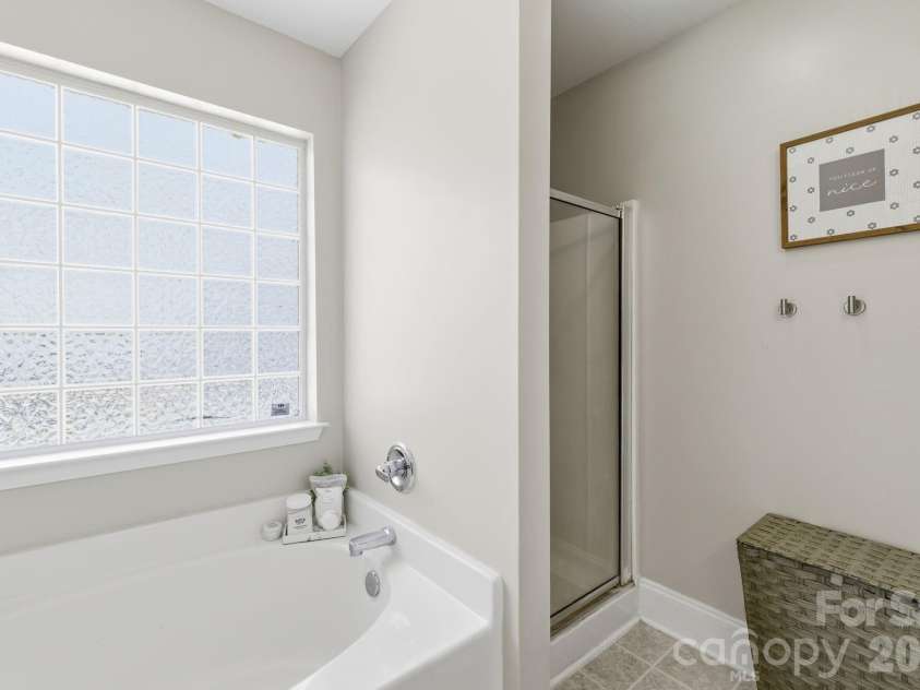 114 Riverton Drive, Statesville, NC 28625.  MLS# CAR4358549, YatesRealty ID 14838. 