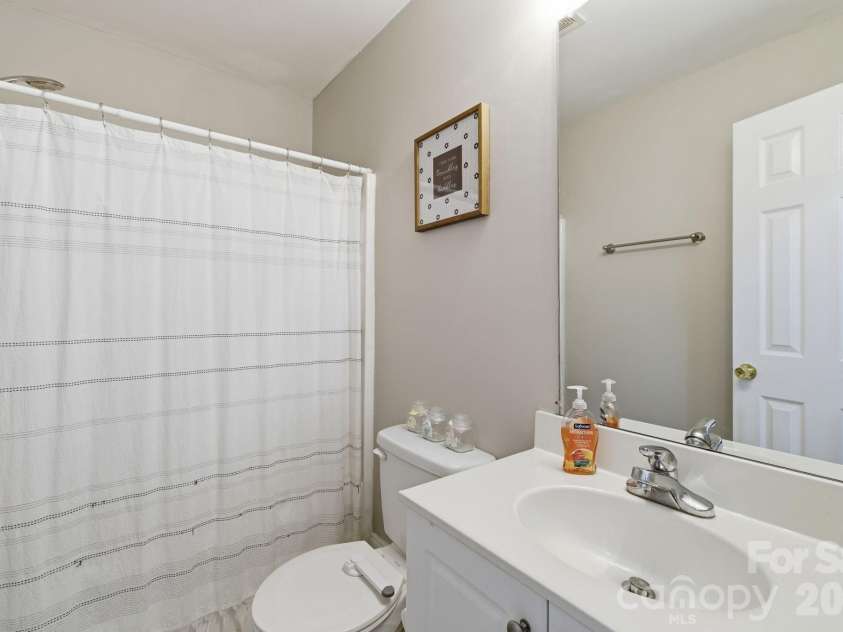 114 Riverton Drive, Statesville, NC 28625.  MLS# CAR4358549, YatesRealty ID 14838. 