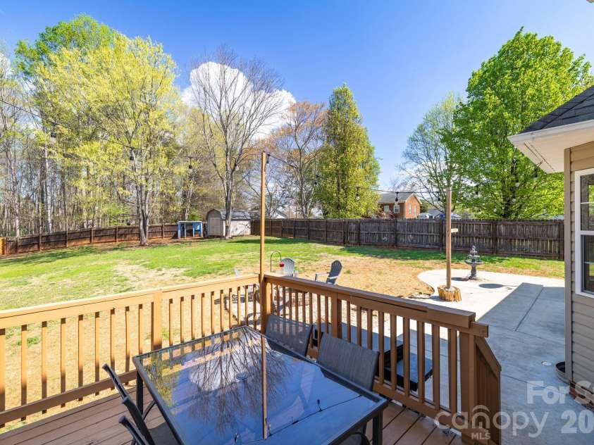 114 Riverton Drive, Statesville, NC 28625.  MLS# CAR4358549, YatesRealty ID 14838. 
