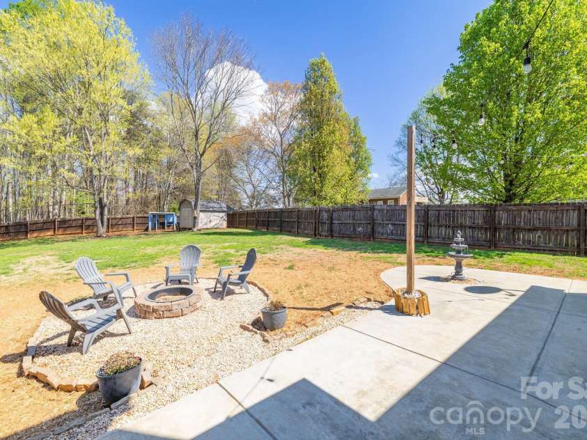 114 Riverton Drive, Statesville, NC 28625.  MLS# CAR4358549, YatesRealty ID 14838. 