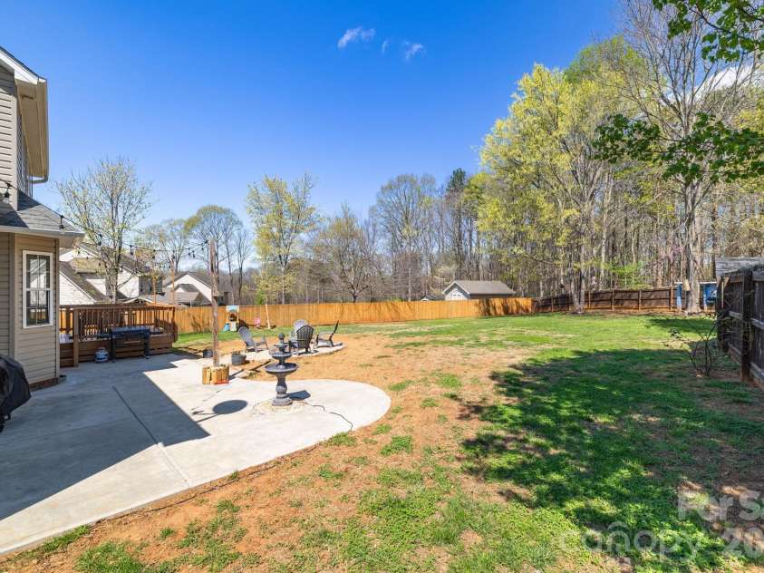 114 Riverton Drive, Statesville, NC 28625.  MLS# CAR4358549, YatesRealty ID 14838. 